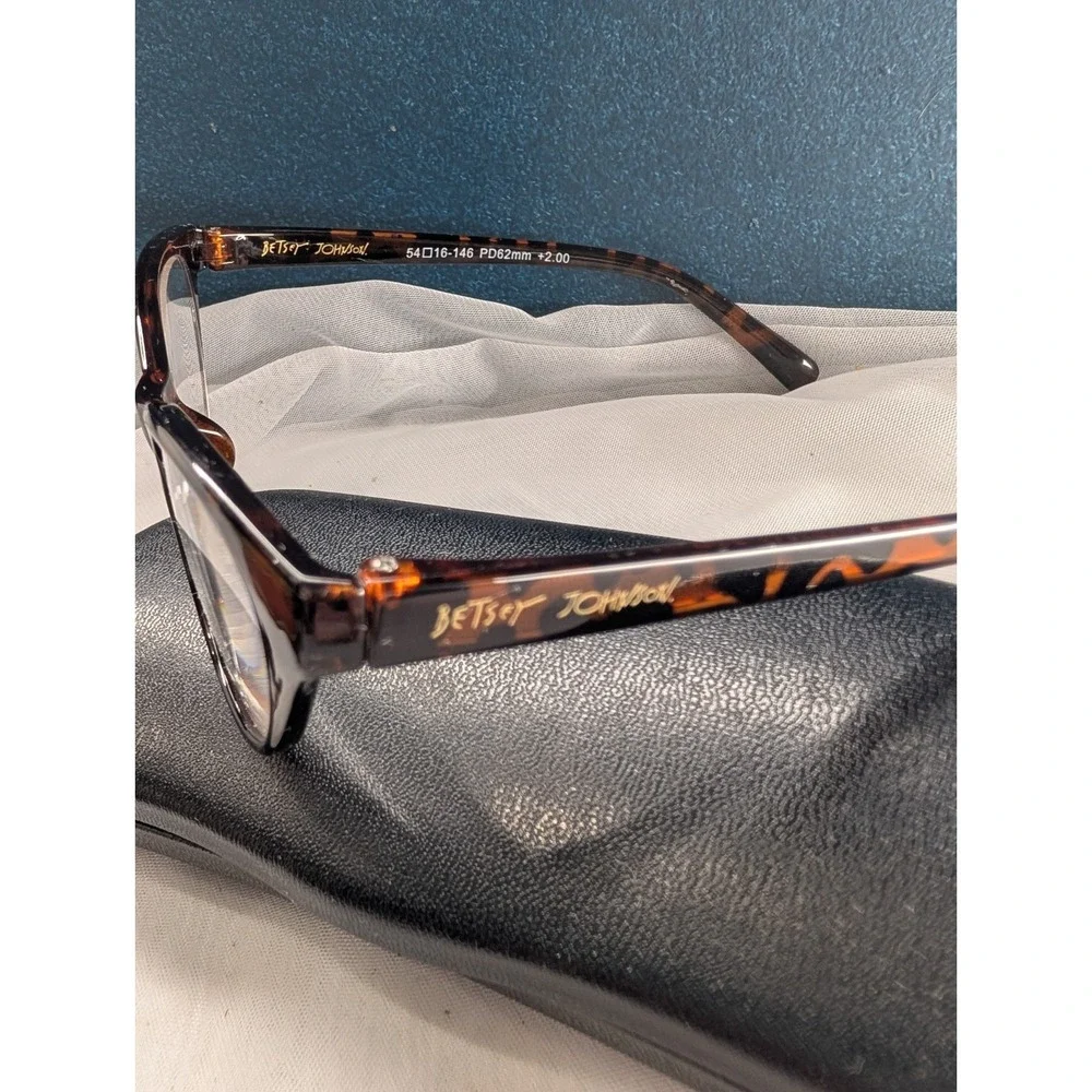 Betsey Johnson Cat Eye Reading Glasses +2.00 | Tortoiseshell Frames VMP2011 TOR